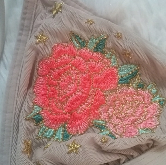 Victoria's Secret PINK Floral Applique Bralette - Picture 3 of 7